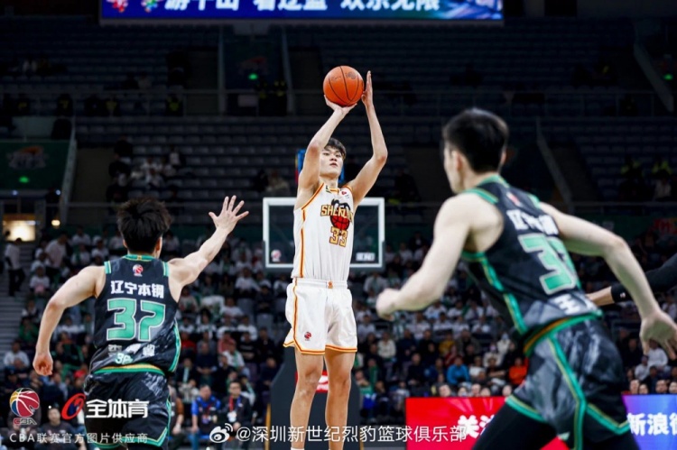 20分4板2助！王浩然：晚年迈们不在的情形下 我要肩负更多责任