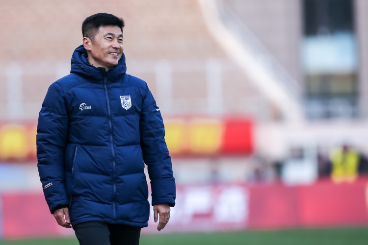 足球报：英博首发阵容险些换了一支球队，，，主打高位逼抢强调奔驰