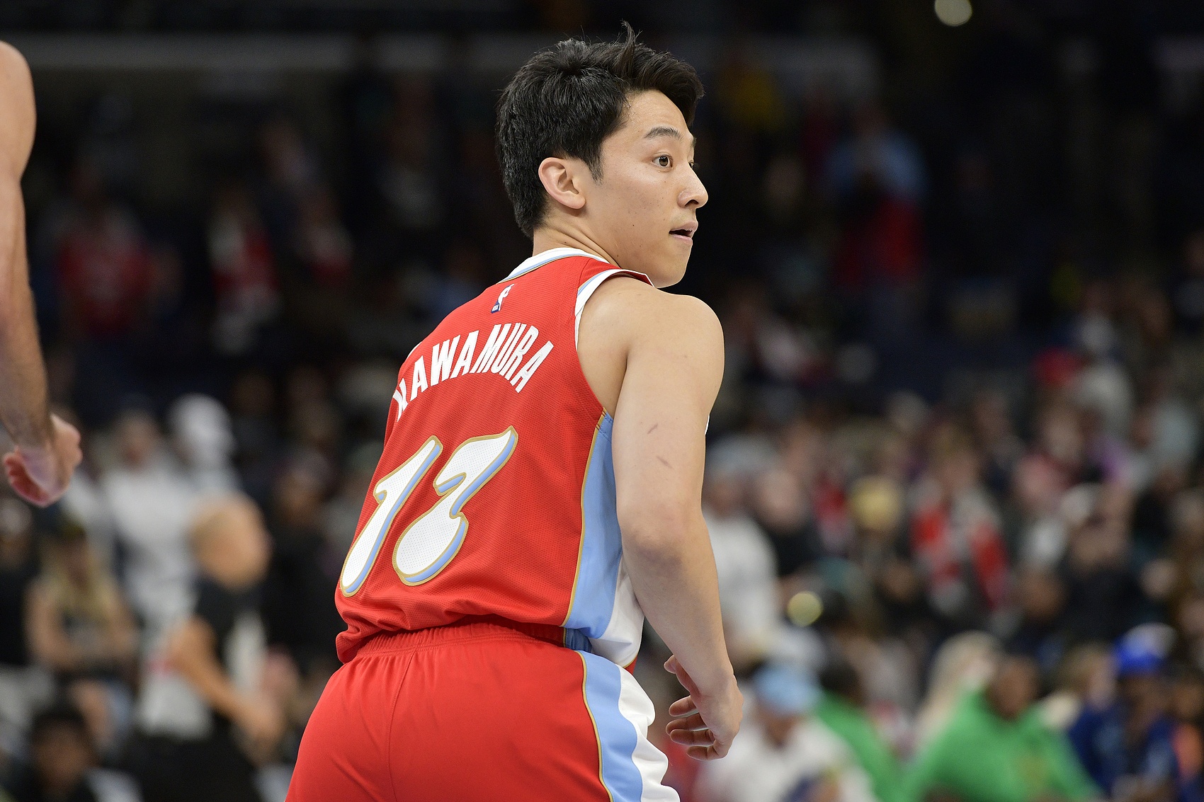 河村勇辉生长同盟16+5助队赢球 三分3中2&正负值高达+27