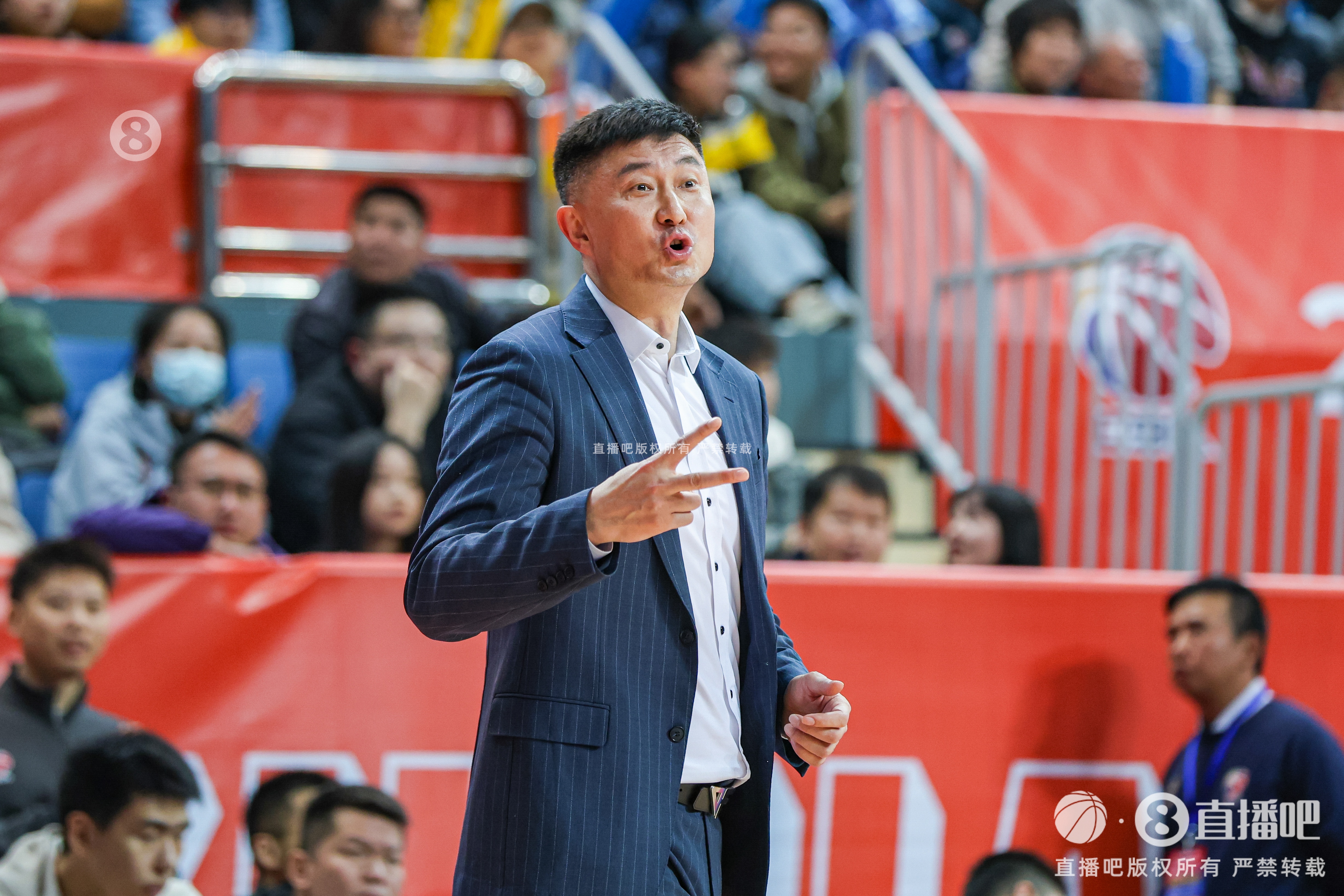 杜锋：球队磨合还需提升 季后赛强度很高 需要坚持顺应的状态